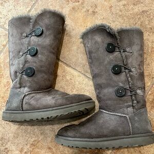 UGG Australia Bailey Button Triple Tall Gray Suede Boots Size 9 Women